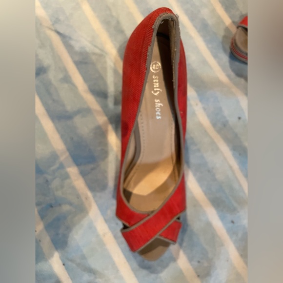 Women’s Heels - Picture 4 of 5